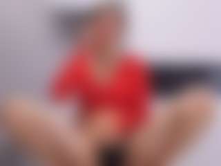 Live cam show with Delly - Teen (18+) on LiveSexCams6
