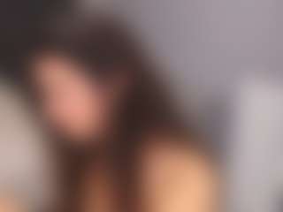Show live cam dengan Delly - Cowgirl di Camsoda