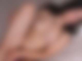 Live cam show with Delly - Twerk on CamwithHer