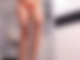 Live cam show with Delly - Solo on Camsoda