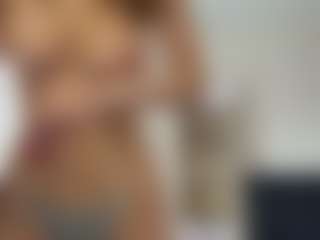 Live cam show with Sofia - Tongue on sexylivex.com