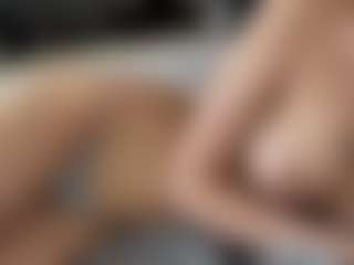 Live cam show with Sofia - Tongue on Adult Interactions