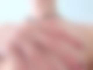 Live cam show with ElvinaBrowning - Tongue on infinitiblacc.com