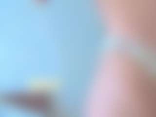 Live cam show with ElvinaBrowning - Tongue on madthumbs