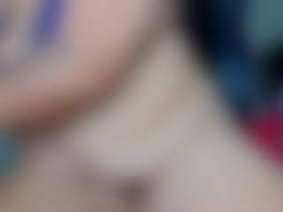 Evelyn-Harpeer MILF webcam performer live streaming