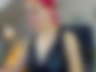 Live cam show with Linda-Hill - Hidden Cam on Mixed Magazine Live