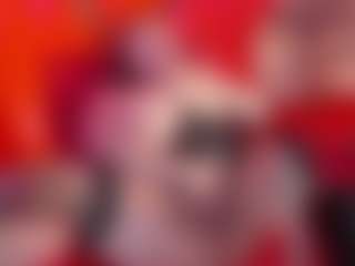 LunaPleasure MILF webcam performer live streaming
