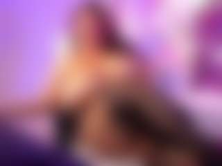 Live cam show with LunaPleasure - Striptease MILF on sexylive.show