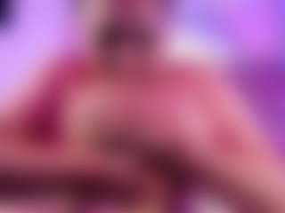 LunaPleasure MILF webcam performer live streaming