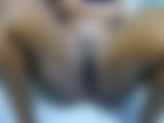 pretty-kellyn's Live Sex Cam Show