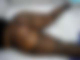 Live cam show with pretty-kellyn - Hairy Pussy on Soda Cam