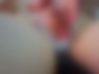 Live cam show with Donna - Raven Hair on friskycurves.com