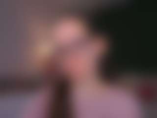 Live cam show with LynetteBails - Small Ass on StripNow