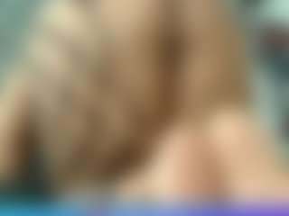perla-mature MILF webcam performer live streaming