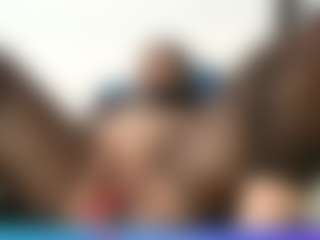 perla-mature MILF webcam performer live streaming