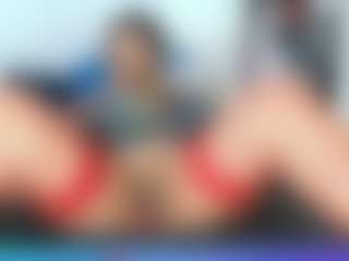 perla-mature MILF webcam performer live streaming