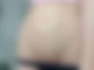 Live cam show with AnnisFrankson - Italian on Camsoda | france