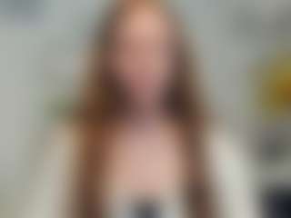Live cam show with AnnisFrankson - Average on SquirtSoMuch