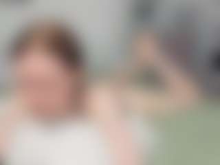Live cam show with AnnisFrankson - Trimmed Latina on AdultVida.com
