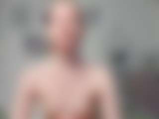 Live cam show with AnnisFrankson - Trimmed Teen (18+) on Milfs Live