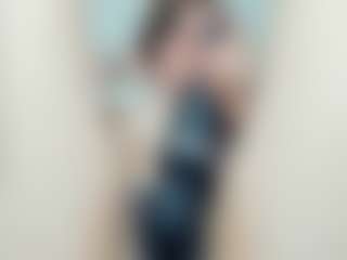 Live cam show with AnnisFrankson - Trimmed Latina on Strip Flash - Live Sex Shows