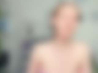 Live cam show with AnnisFrankson - Submissive on livesuperchat.net