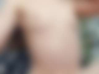 Live cam show with AnnisFrankson - Trimmed Arab on Milfs Live