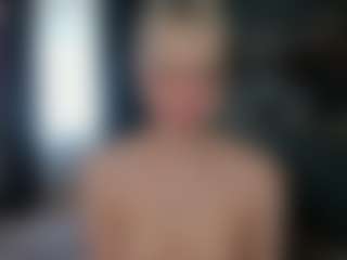 Live cam show with Esme Christley - Thin on live18s.com