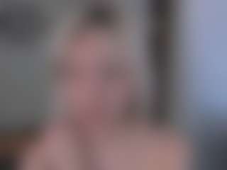 Live cam show with Esme Christley - Blue Eyes on live18s.com