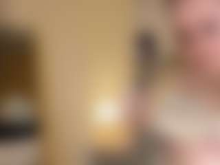 Live cam show with Lisa-Payne - Legs on luckytryst.com