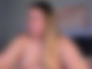 Live cam show with Lisa-Payne - Smoke on Camsoda