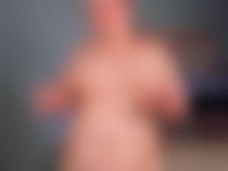 Live cam show with Lisa-Payne - Spanks on Gym Cam Girls