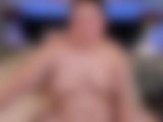 Live cam show with Lisa-Payne - Tongue on Fling VIP Chat