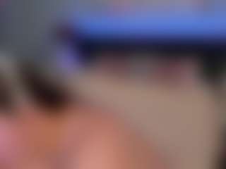 Live cam show with Lisa-Payne - Spanks on SquirtSoMuch