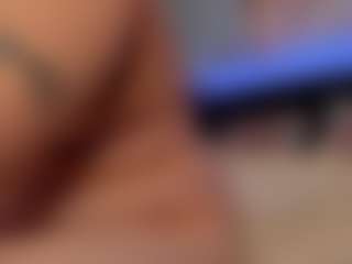Live cam show with Lisa-Payne - Spanks on MyBangCams