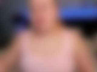 Live cam show with Lisa-Payne - Thong on Dare Cams