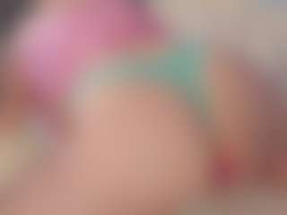 Live cam show with Lisa-Payne - Moaning on galaxygirlnitro.com
