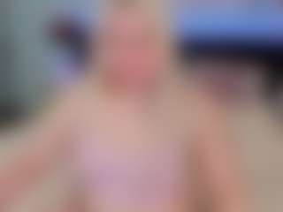 Live cam show with Lisa-Payne - Facial on Camsoda