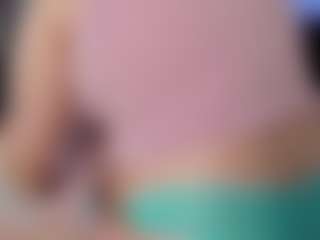 Live cam show with Lisa-Payne - Moaning on CamSodaAdn