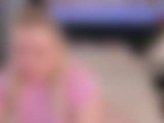Live cam show with Lisa-Payne - Facial on Camsoda