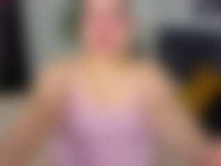 Live cam show with Lisa-Payne - Smoke on fuklive.com