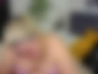 Live cam show with Lisa-Payne - Camel Toe on SinfulBabes