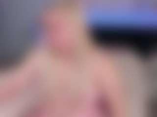 Live cam show with Lisa-Payne - Legs on Camsoda