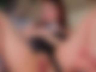 Live cam show with Molly - Fingering on luckytryst.com