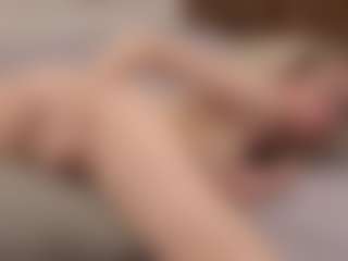 Live cam show with Your little bee - Polly - Cute on camtv