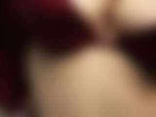 Live cam show with RowenaGossett - Young Adult on friskycurves.com