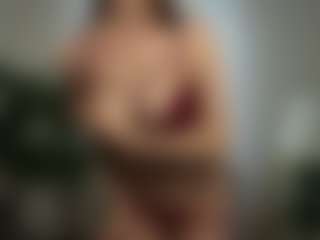 Live cam show with RowenaGossett - Solo on madthumbs