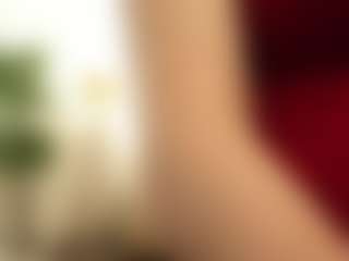 Live cam show with RowenaGossett - Solo on Instabang