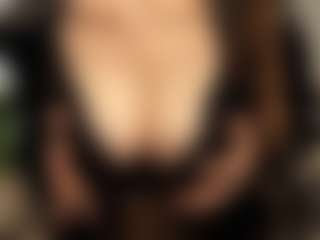 Live cam show with RowenaGossett - Body Massage on Gym Cam Girls