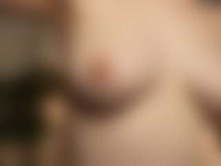 Live cam show with RowenaGossett - Glasses on Camiplay Live